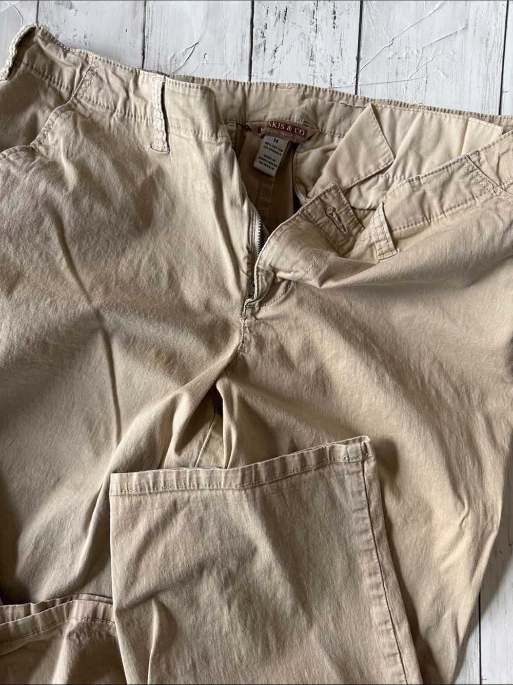 Khaki and Company Capri